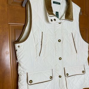 Vest with amazing stylish details!